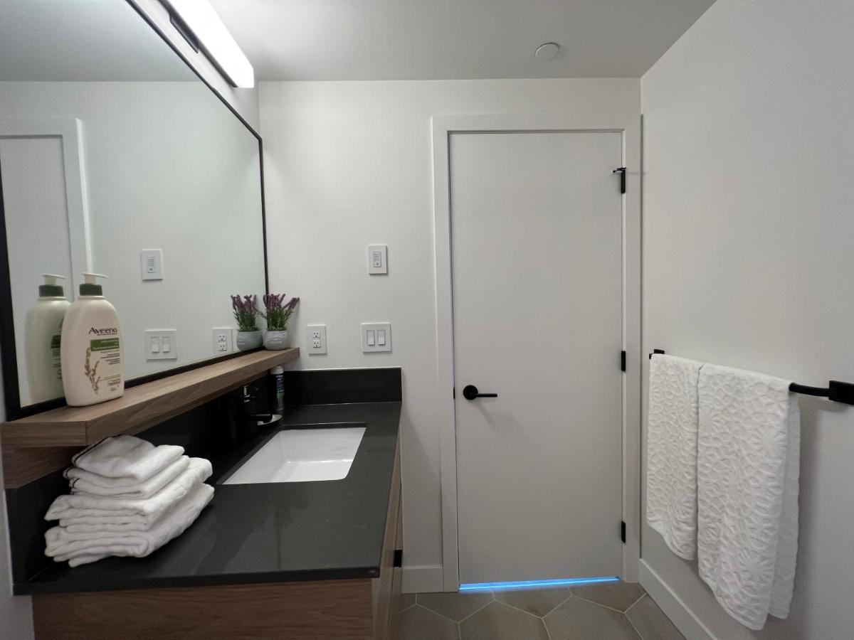 קלונה Amazing Brand New Lakeview Condo Downtown מראה חיצוני תמונה