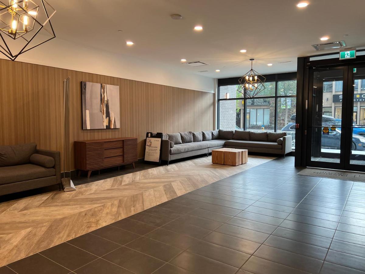 קלונה Amazing Brand New Lakeview Condo Downtown מראה חיצוני תמונה